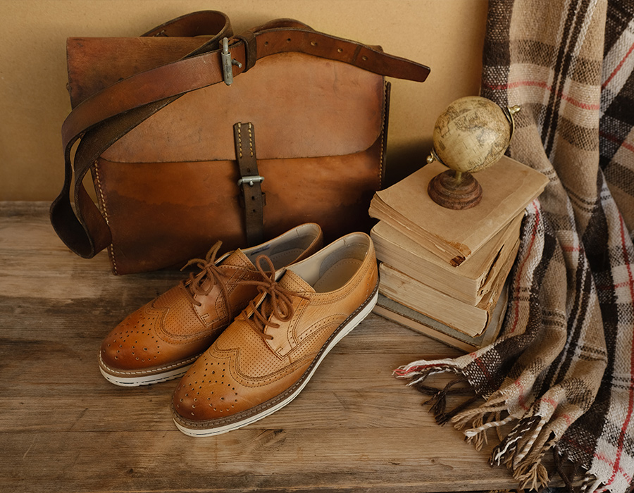 Reisetasche und Schuhe